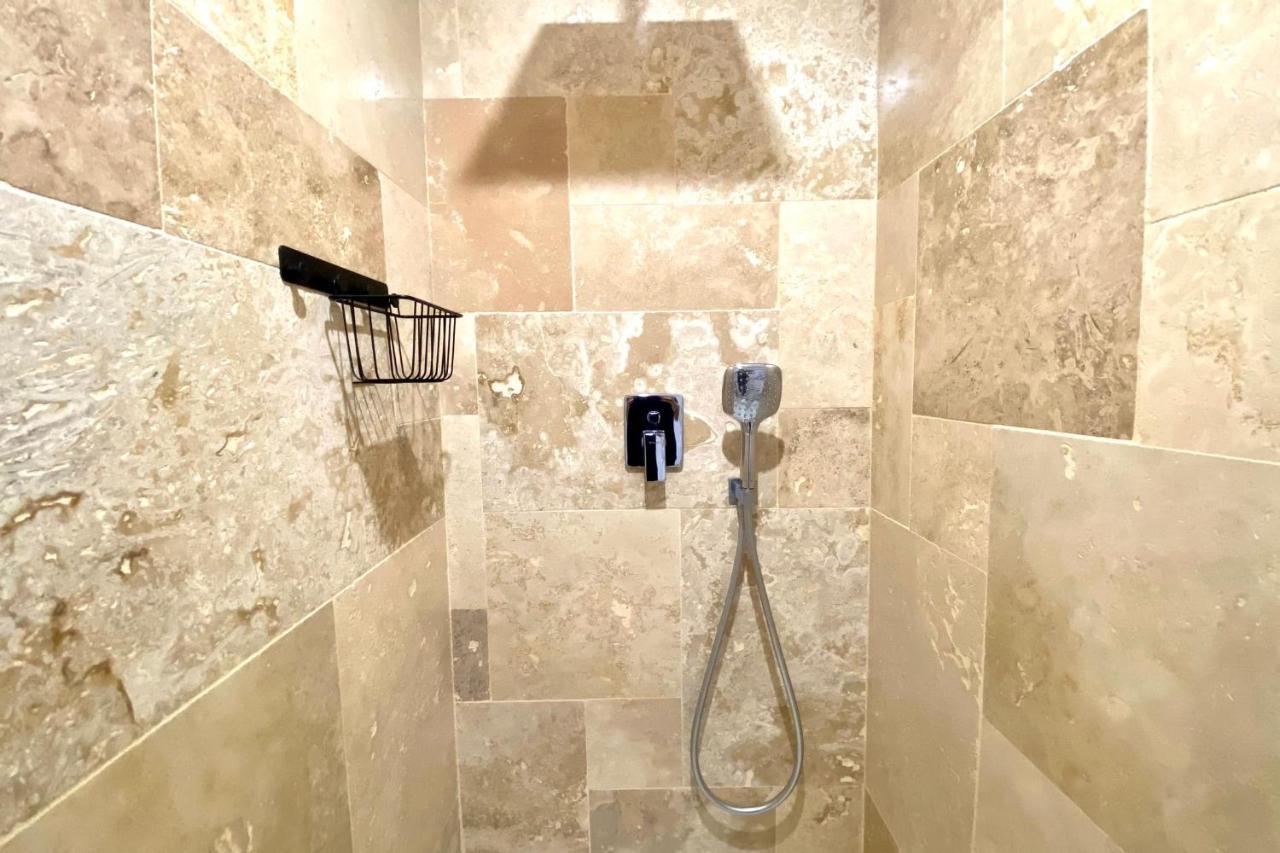 Le Loft - P4 Avec Bain Jacuzzi Et Sauna Parking Nîmes